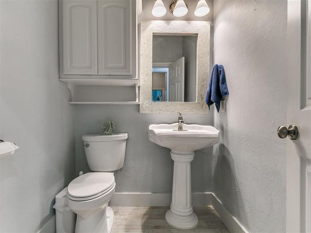 4949 Penn Place Drive, Edmond, OK 73025