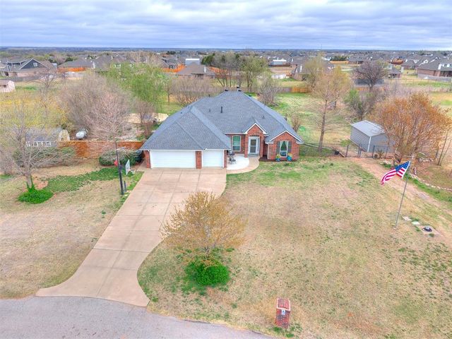 4949 Penn Place Drive, Edmond, OK 73025
