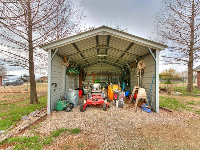 4949 Penn Place Drive, Edmond, OK 73025