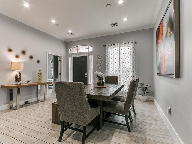 4949 Penn Place Drive, Edmond, OK 73025