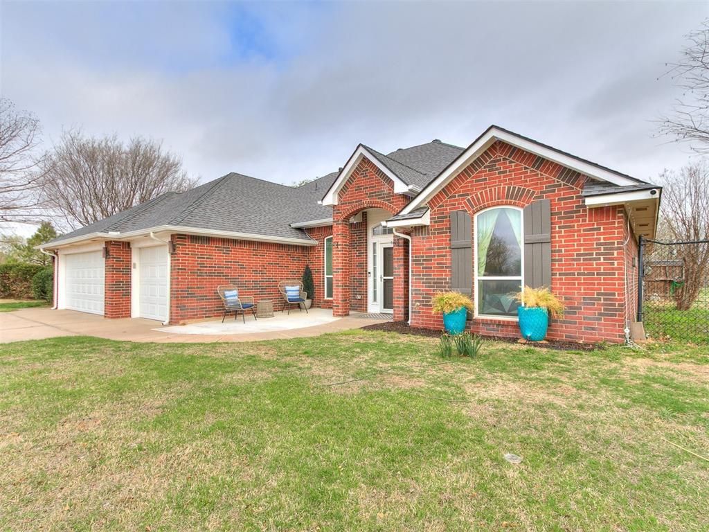 4949 Penn Place Drive, Edmond, OK 73025