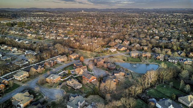 1060 Auldridge Dr, Spring Hill, TN 37174