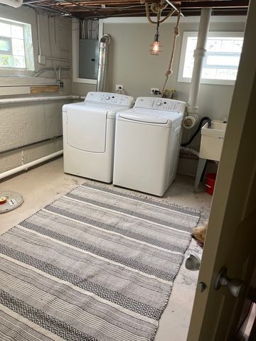 325 Columbia Avenue, Des Plaines, IL 60016