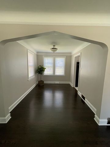 325 Columbia Avenue, Des Plaines, IL 60016