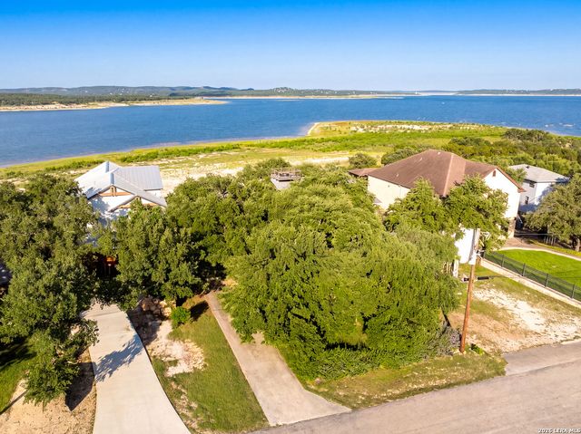1482 Stagecoach, Canyon Lake, TX 78133