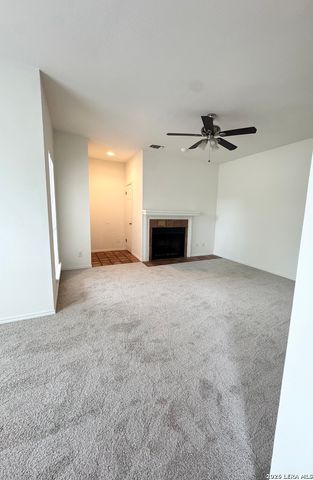 11839 Parliament St Apt 221, San Antonio, TX 78216