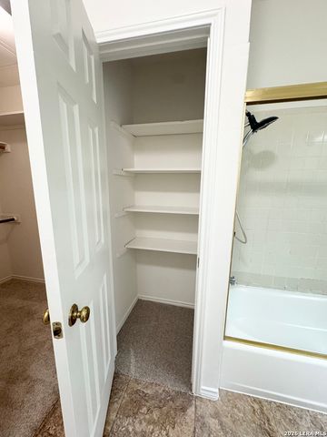 11839 Parliament St Apt 221, San Antonio, TX 78216