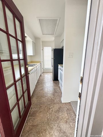 11839 Parliament St Apt 221, San Antonio, TX 78216