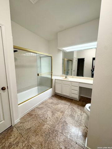 11839 Parliament St Apt 221, San Antonio, TX 78216