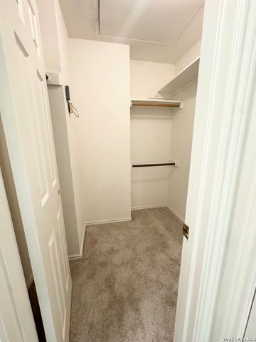 11839 Parliament St Apt 221, San Antonio, TX 78216