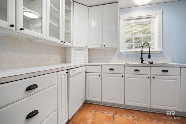2214 S Hillwood Drive, Mobile, AL 36605