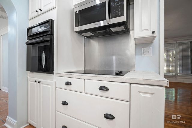 2214 S Hillwood Drive, Mobile, AL 36605
