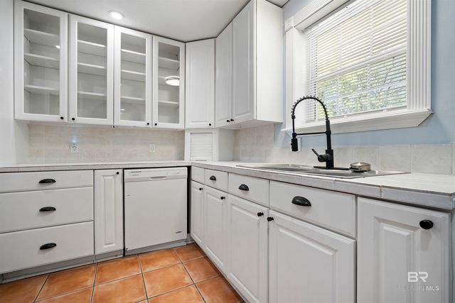 2214 S Hillwood Drive, Mobile, AL 36605