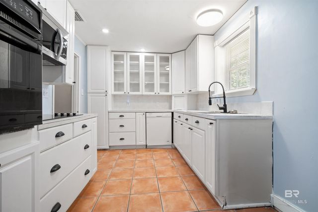 2214 S Hillwood Drive, Mobile, AL 36605