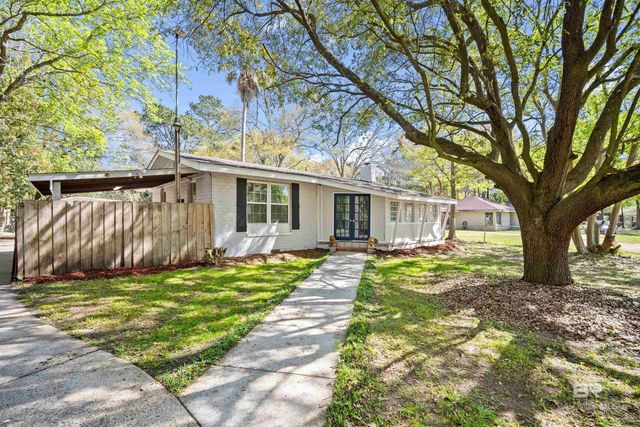 2214 S Hillwood Drive, Mobile, AL 36605