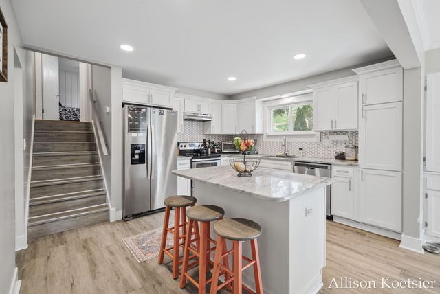 910 Mulford Drive SE, Grand Rapids, MI 49507