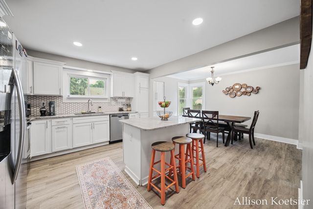 910 Mulford Drive SE, Grand Rapids, MI 49507
