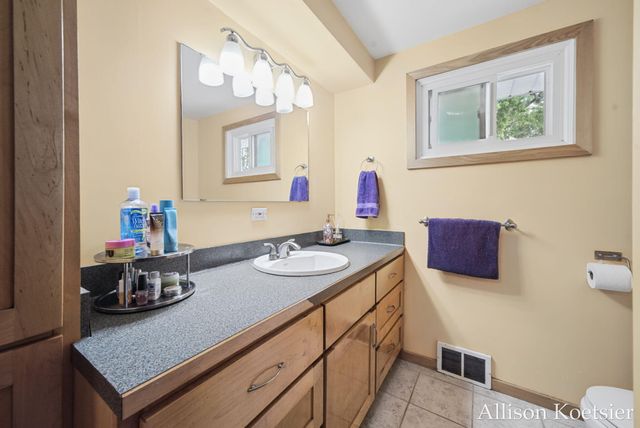 910 Mulford Drive SE, Grand Rapids, MI 49507