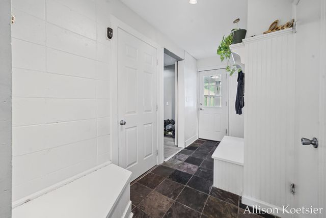 910 Mulford Drive SE, Grand Rapids, MI 49507
