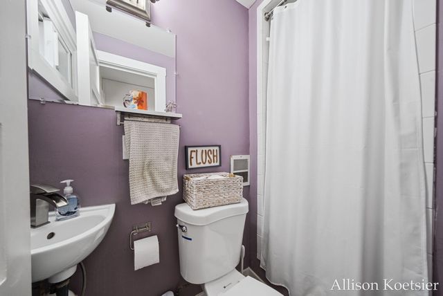 910 Mulford Drive SE, Grand Rapids, MI 49507