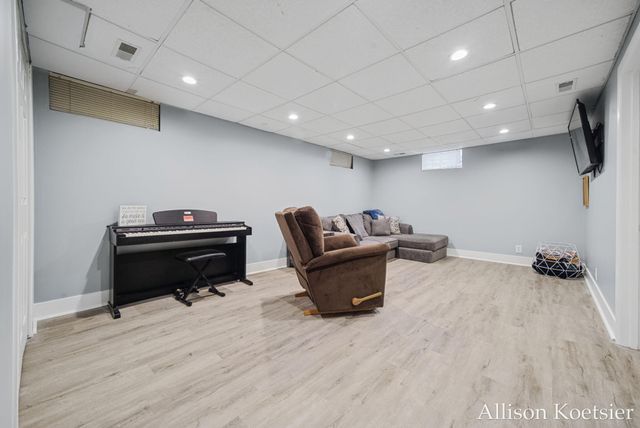 910 Mulford Drive SE, Grand Rapids, MI 49507