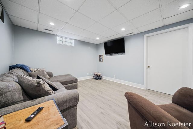 910 Mulford Drive SE, Grand Rapids, MI 49507