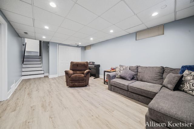 910 Mulford Drive SE, Grand Rapids, MI 49507