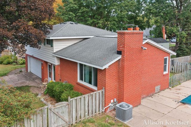 910 Mulford Drive SE, Grand Rapids, MI 49507