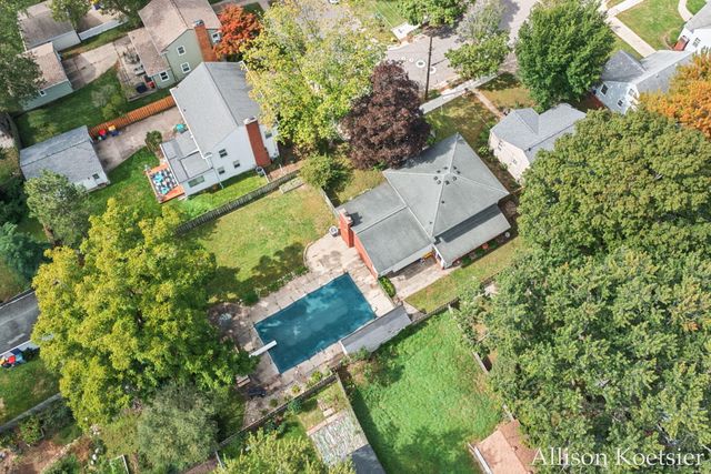 910 Mulford Drive SE, Grand Rapids, MI 49507