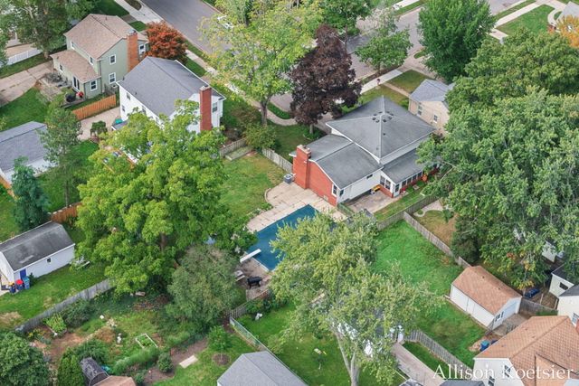 910 Mulford Drive SE, Grand Rapids, MI 49507