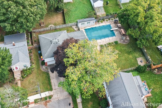910 Mulford Drive SE, Grand Rapids, MI 49507