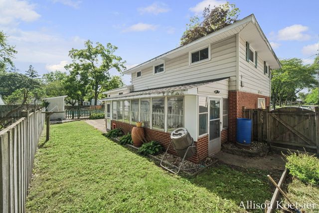 910 Mulford Drive SE, Grand Rapids, MI 49507