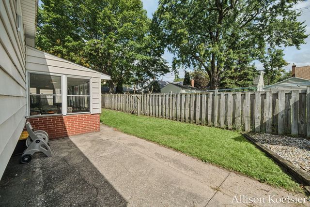 910 Mulford Drive SE, Grand Rapids, MI 49507