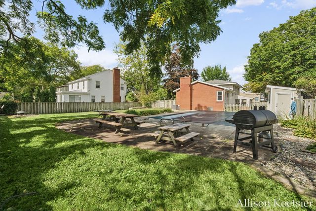 910 Mulford Drive SE, Grand Rapids, MI 49507
