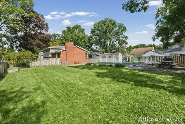 910 Mulford Drive SE, Grand Rapids, MI 49507