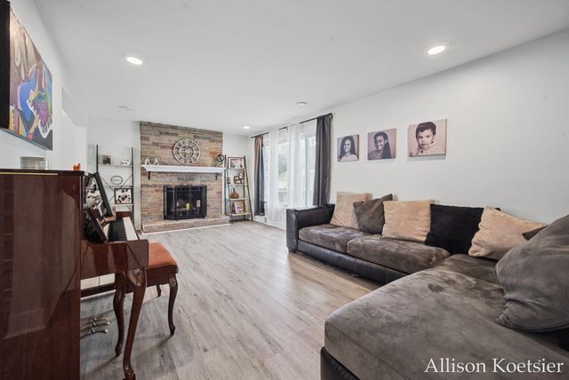 910 Mulford Drive SE, Grand Rapids, MI 49507