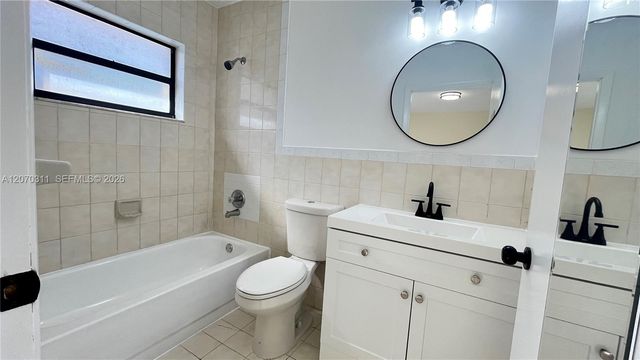 2820 SW 25th Street 2820, Miami, FL 33133