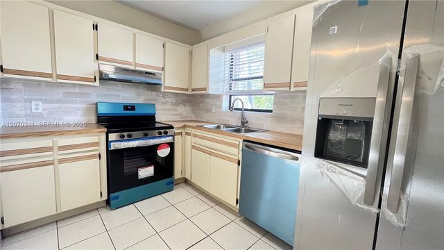 2820 SW 25th Street 2820, Miami, FL 33133