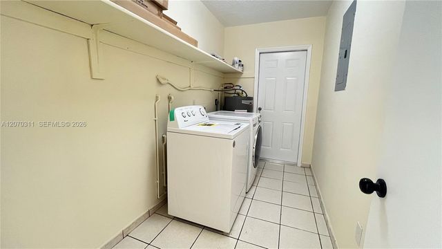 2820 SW 25th Street 2820, Miami, FL 33133