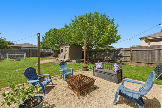 605 Holbrooke ST, Hutto, TX 78634