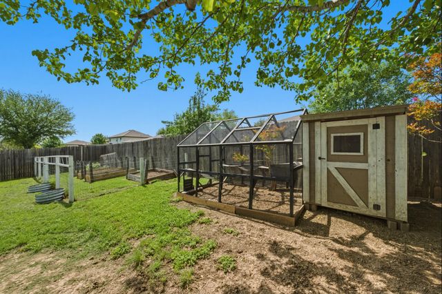 605 Holbrooke ST, Hutto, TX 78634