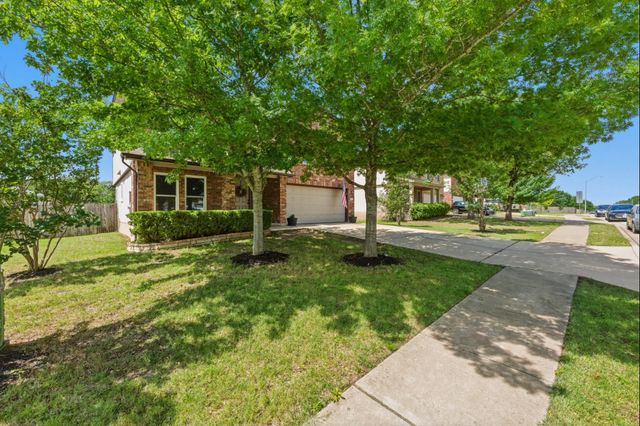 605 Holbrooke ST, Hutto, TX 78634