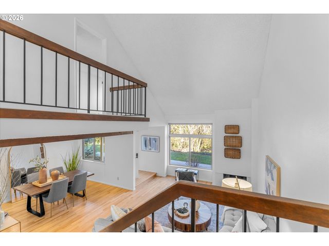 1764 BONNIEBRAE Dr, Lake Oswego, OR 97034