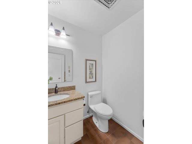 1764 BONNIEBRAE Dr, Lake Oswego, OR 97034