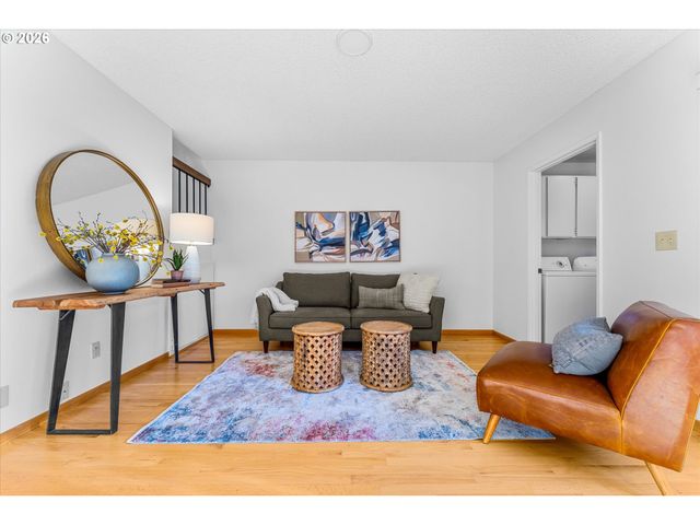 1764 BONNIEBRAE Dr, Lake Oswego, OR 97034