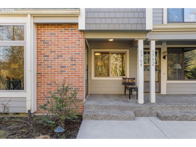 1764 BONNIEBRAE Dr, Lake Oswego, OR 97034