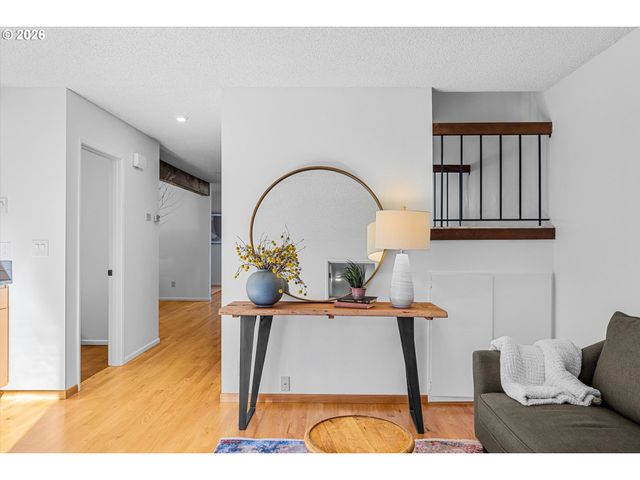 1764 BONNIEBRAE Dr, Lake Oswego, OR 97034