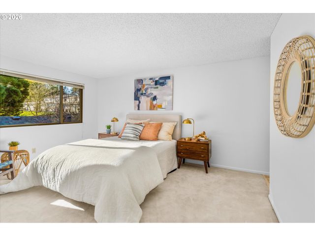 1764 BONNIEBRAE Dr, Lake Oswego, OR 97034