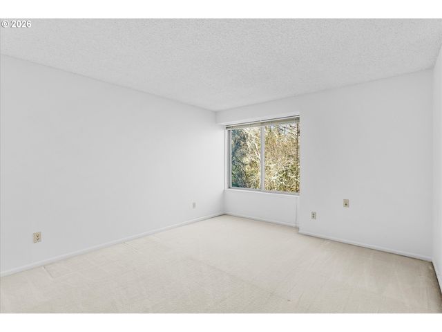 1764 BONNIEBRAE Dr, Lake Oswego, OR 97034