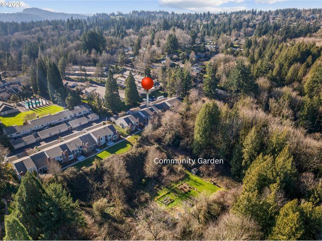 1764 BONNIEBRAE Dr, Lake Oswego, OR 97034